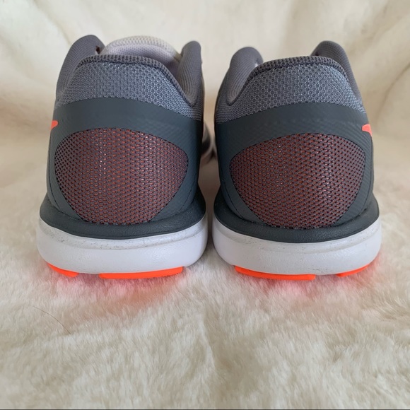 SOLD - Nike Women's Flex 2016 RN White/BrightMango/Grey Running Shoe - Picture 6 of 7